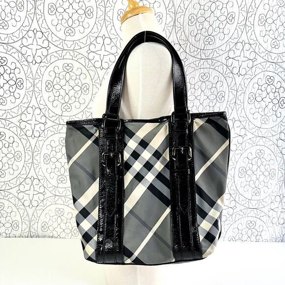 BURBERRY Black Beat Check Victoria Tote Bag - Picture 15 of 15